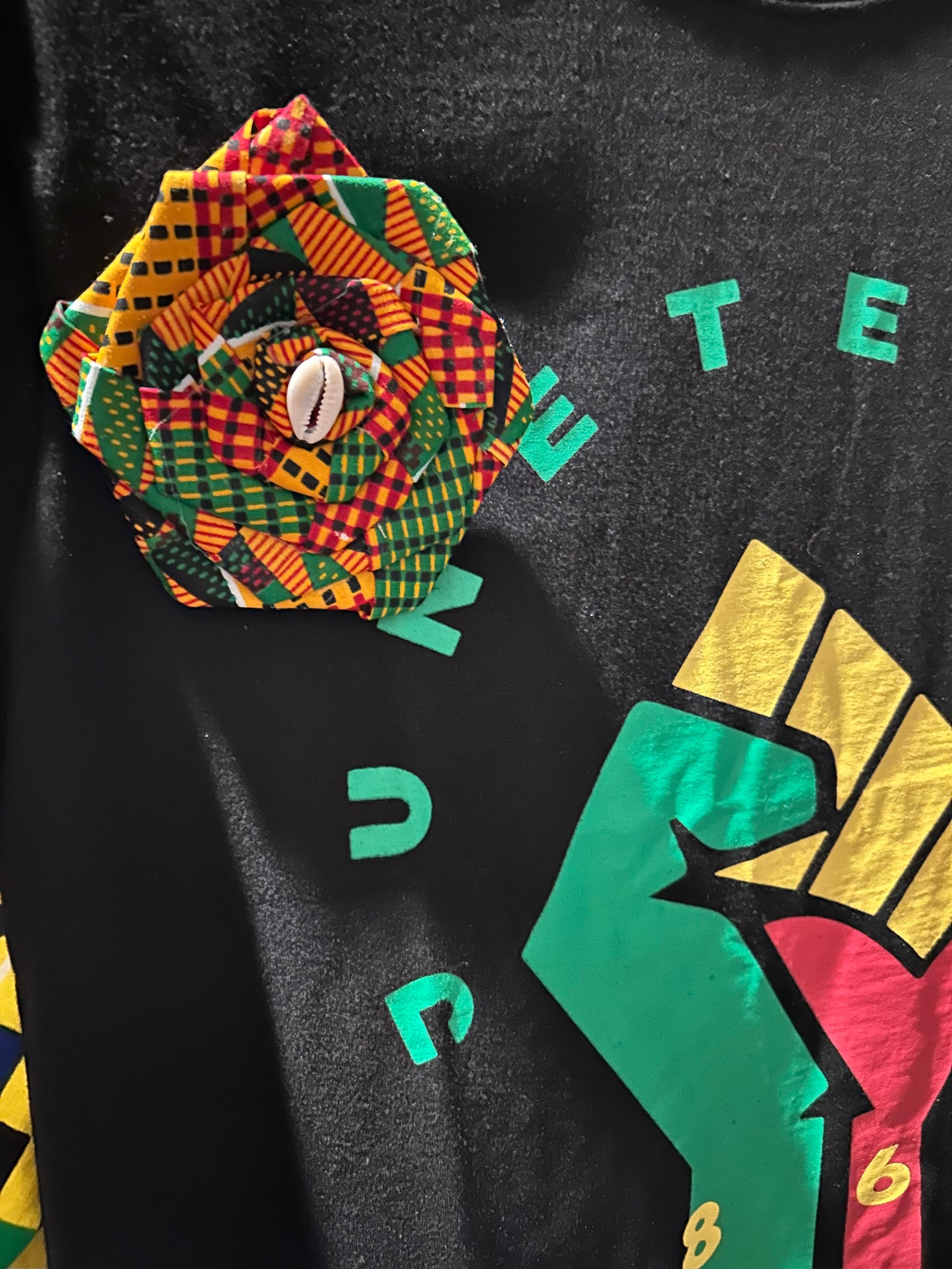 Kente Flower Pin With Cowrie Shell